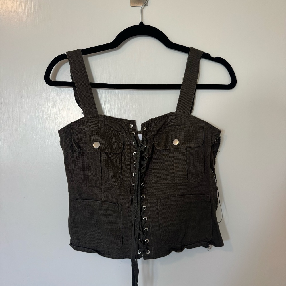 Isalis Kylo Lace Up Utility Top in Army Green Size S